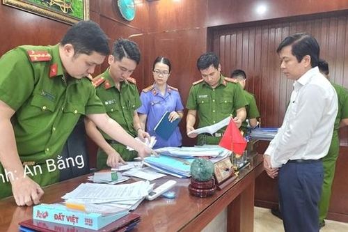 Phê chuẩn lệnh bắt tạm giam đối với Chủ tịch UBND quận Cẩm Lệ