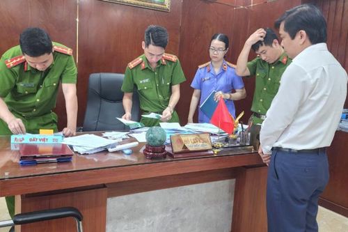 Nguyên Chủ tịch UBND quận Cẩm Lệ bị khởi tố hành vi nhận hối lộ