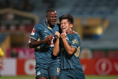 Sao trẻ U23 Việt Nam tỏa sáng, HLV Philippe Troussier mừng thầm
