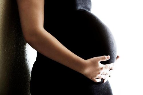 Tây Ban Nha 'dậy sóng' vì vụ mẹ dùng người đẻ thuê cho con trai đã mất