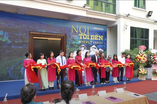Triển lãm 'Nơi tôi đến': Câu chuyện cuộc sống của những phụ nữ di cư