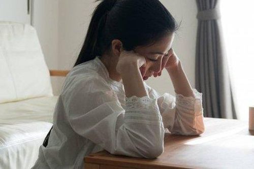 Bạn trai khoe với em gái là yêu tôi không tốn 1 đồng tình phí