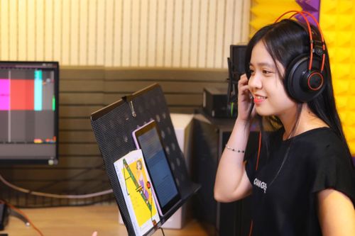 Nỗ lực mở ra thị trường sách nói có bản quyền tại Việt Nam