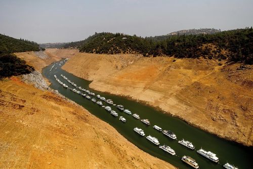 Sự hồi sinh bất ngờ của các hồ chứa California sau đợt bão lớn