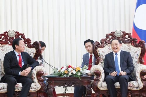 Chủ tịch UBND TPHCM Phan Văn Mãi chào xã giao lãnh đạo Lào