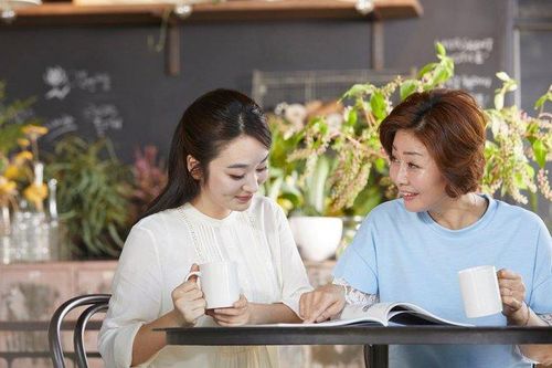 Tôi báo tin có bầu, mẹ chồng tương lai 'thưởng nóng' luôn 3 lượng vàng