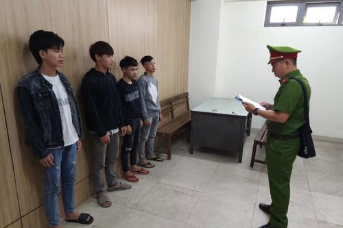 Bắt nam thanh niên cầm đầu nhóm mang hung khí đi giải quyết mâu thuẫn