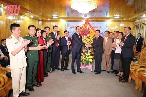 Đoàn đại biểu tỉnh Thanh Hóa thăm, làm việc và chúc Tết tại tỉnh Hủa Phăn