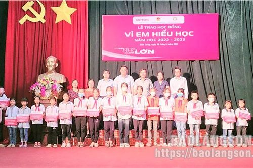 Hữu Lũng: Thực hiện tốt xã hội hóa công tác khuyến học, khuyến tài