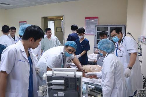Vụ ô tô tông 17 xe máy: Sức khỏe các bệnh nhân nặng nhất giờ ra sao?