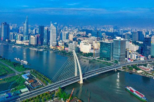 Chuyên gia 'bắt bệnh' mức tăng trưởng sụt giảm của kinh tế TP.HCM