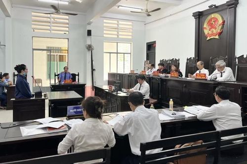 Dùng bản photo giấy tờ đất lừa đảo tiền tỷ