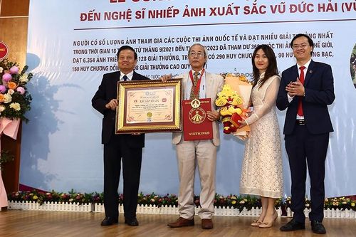 Nghệ sĩ nhiếp ảnh Vũ Hải xác lập kỷ lục Việt Nam