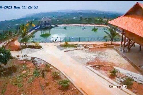 Lâm Đồng: Xe máy đâm bung lan can lao xuống hồ nước, 2 người tử vong