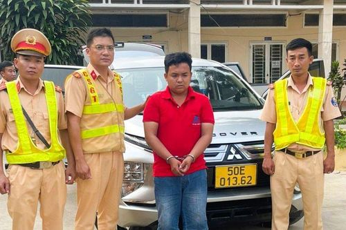Đồng Nai: Bắt 'nóng' 2 đối sử dụng xe ô tô 7 chỗ đi trộm cắp tài sản