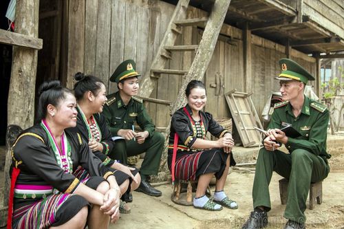 Thắm tình quân dân