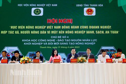 Hội nghị 'Học viện Nông nghiệp Việt Nam đồng hành cùng doanh nghiệp, HTX, người nông dân vì một nền nông nghiệp xanh, sạch, an toàn'