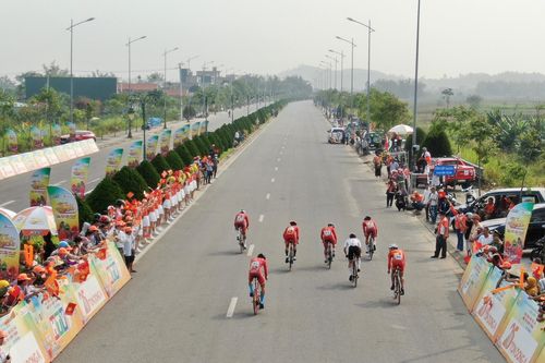 Cuộc đua xe đạp cúp Truyền hình TPHCM: TPHCM New Group gây bất ngờ