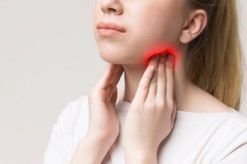 Nổi hạch dưới hàm có nguy hiểm không?