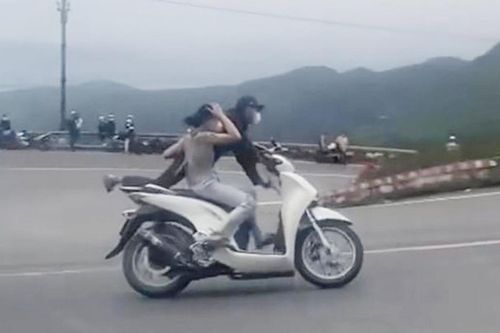 Cặp vợ chồng 'làm xiếc' trên đèo Hải Vân là vụ gây rối điển hình
