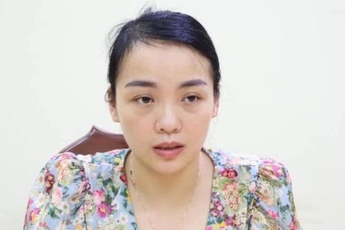 Người phụ nữ giật tiền của nhân viên cây xăng
