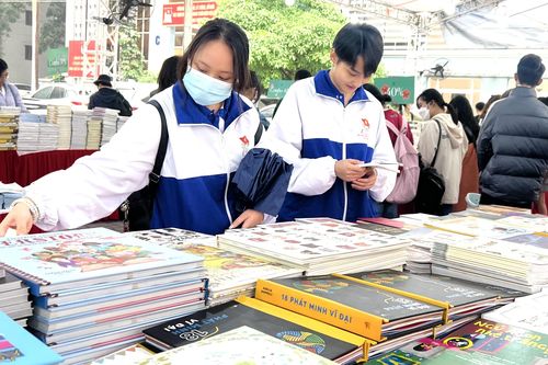 Giờ vàng giá sốc, giảm 50% cho 10 tựa sách hot mỗi ngày
