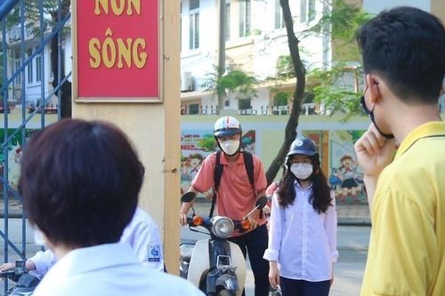 Phờ phạc vì mắc Covid-19 lần 3