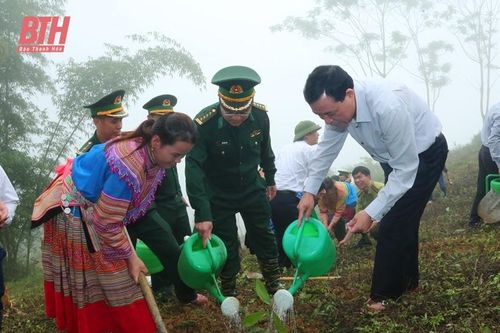 Đoàn công tác Ban Chỉ đạo 1729 của Tỉnh ủy thăm, khảo sát một số mô hình sản xuất nông nghiệp trên địa bàn huyện Mường Lát