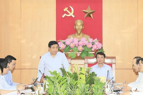 Bộ trưởng Bộ Kế hoạch và Đầu tư Nguyễn Chí Dũng làm việc tại Lào Cai