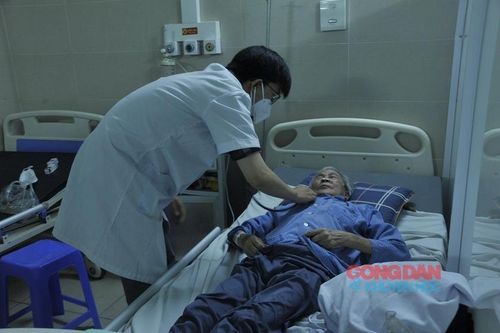 Lãnh đạo CDC Hà Nội hướng dẫn phòng bệnh COVID-19 từ trường học đến cộng đồng