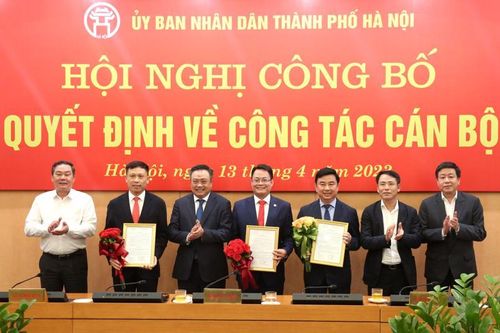 UBND TP Hà Nội công bố quyết định bổ nhiệm lãnh đạo các đơn vị