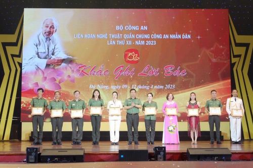 Bế mạc Liên hoan Nghệ thuật quần chúng CAND lần thứ XII-khu vực II: Ấn tượng & giàu cảm xúc
