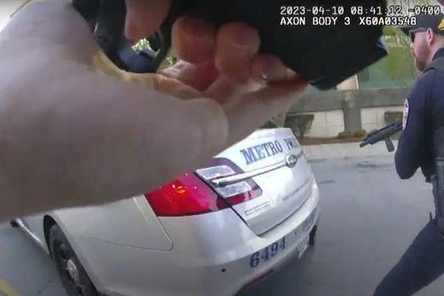 Video và các cuộc gọi cho thấy sự kịch tính trong vụ xả súng ngân hàng Mỹ