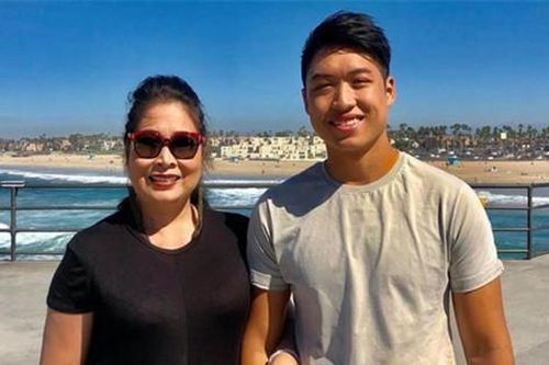 Con trai NSND Hồng Vân lên báo Mỹ, quay phim mời mẹ đóng