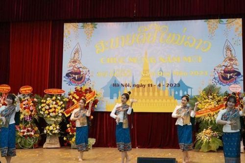 Lãnh đạo Đảng, Nhà nước gửi thư chúc mừng Năm mới Lào và Campuchia