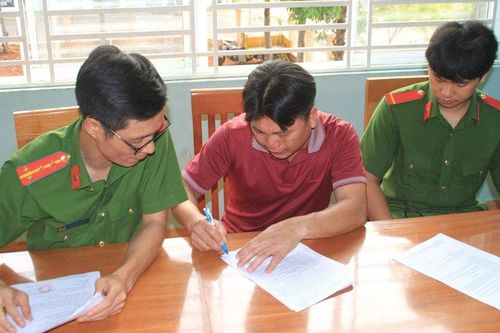 Bắt giám đốc công ty buôn lậu hơn 3.300 tấn hạt điều