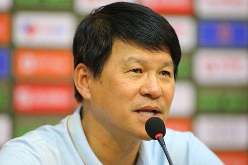 HLV Vũ Tiến Thành: 'Một số trọng tài V.League bị thao túng'