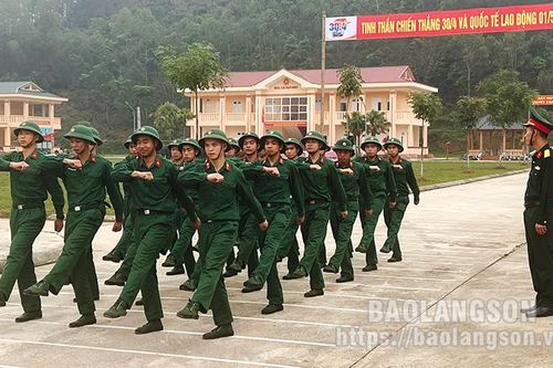 Huấn luyện chiến sĩ mới nền nếp, chính quy