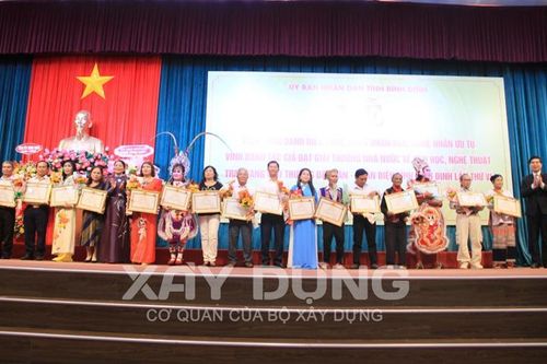 Bình Định: Trao tặng danh hiệu 'Nghệ nhân nhân dân' và 'Nghệ nhân ưu tú'