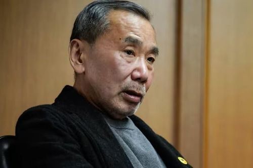 Murakami nói lý do sách của ông đen tối nhưng không bi quan