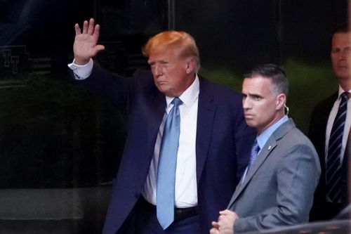 Không còn 400 lần im lặng, ông Trump cung cấp lời khai trong 7 tiếng