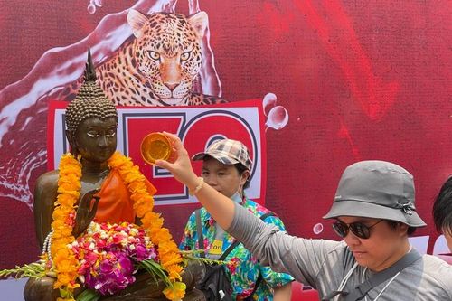 Tưng bừng không khí Tết Songkran tại Thái Lan