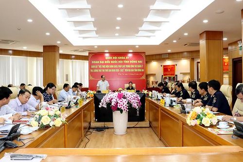 Cán bộ Hải quan Đồng Nai phải có 'cái đầu lạnh, trái tim nóng và bàn tay sạch'