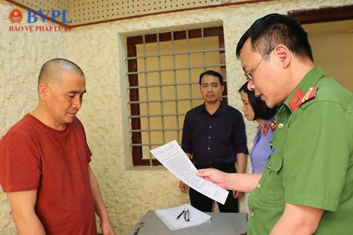 Phê chuẩn khởi tố Phó trưởng phòng Kinh tế - Nội chính cưỡng đoạt tài sản doanh nghiệp