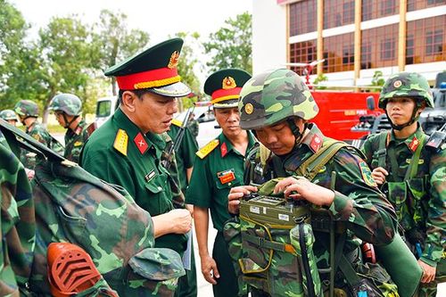 Bộ Tổng Tham mưu Quân đội nhân dân Việt Nam kiểm tra tại Bộ Chỉ huy Quân sự tỉnh Đồng Tháp.