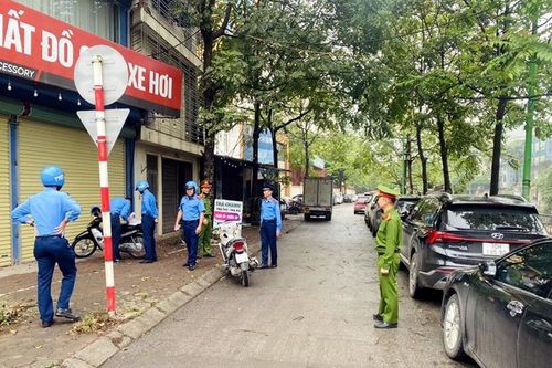 Các quận Đống Đa, Hoàng Mai huy động tối đa nguồn lực để lập lại trật tự đô thị