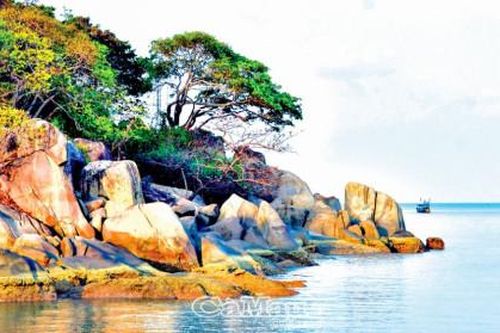 Sắc đá Hòn Khoai