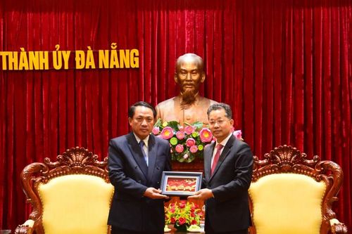 Bí thư Thành ủy Đà Nẵng Nguyễn Văn Quảng tiếp và làm việc với Tỉnh trưởng tỉnh Savannakhet - Lào