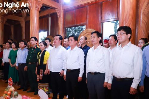 Lãnh đạo tỉnh Nghệ An dâng hương tại Di tích lịch sử Quốc gia Đền Chín Gian, Quế Phong
