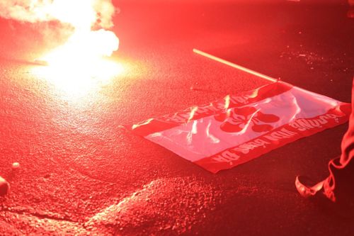 CĐV đốt pháo sáng, cả Hà Nội FC và CLB Hải Phòng đều bị phạt